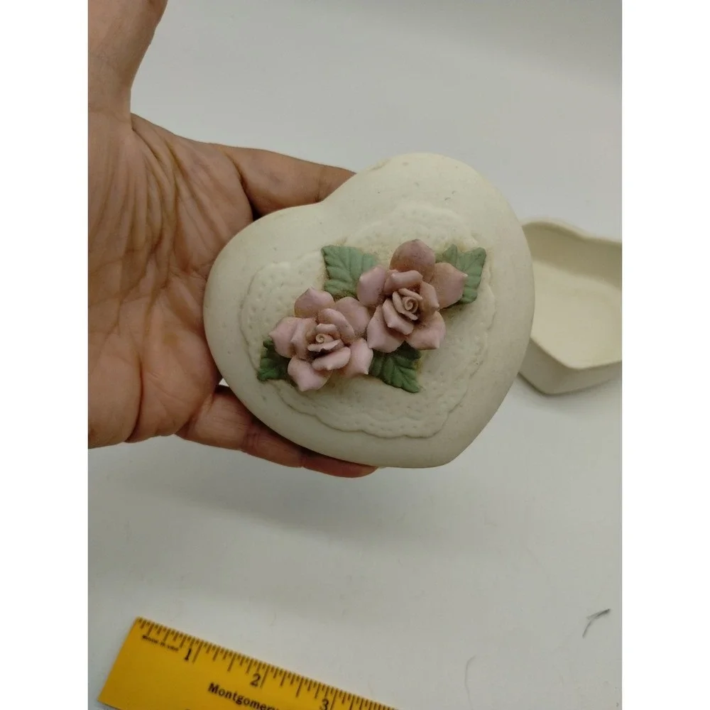 Small Vintage Porcelain Heart Rose Floral Trinket Box Made In Taiwan